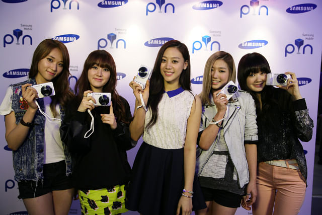 Olivia Ong and SKarf celebrate Samsung Mobile PIN launch in Singapore